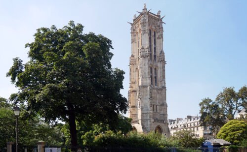 Comment s’appelle cette tour qui se trouve dans le 4ème arrondissement de Paris ? 