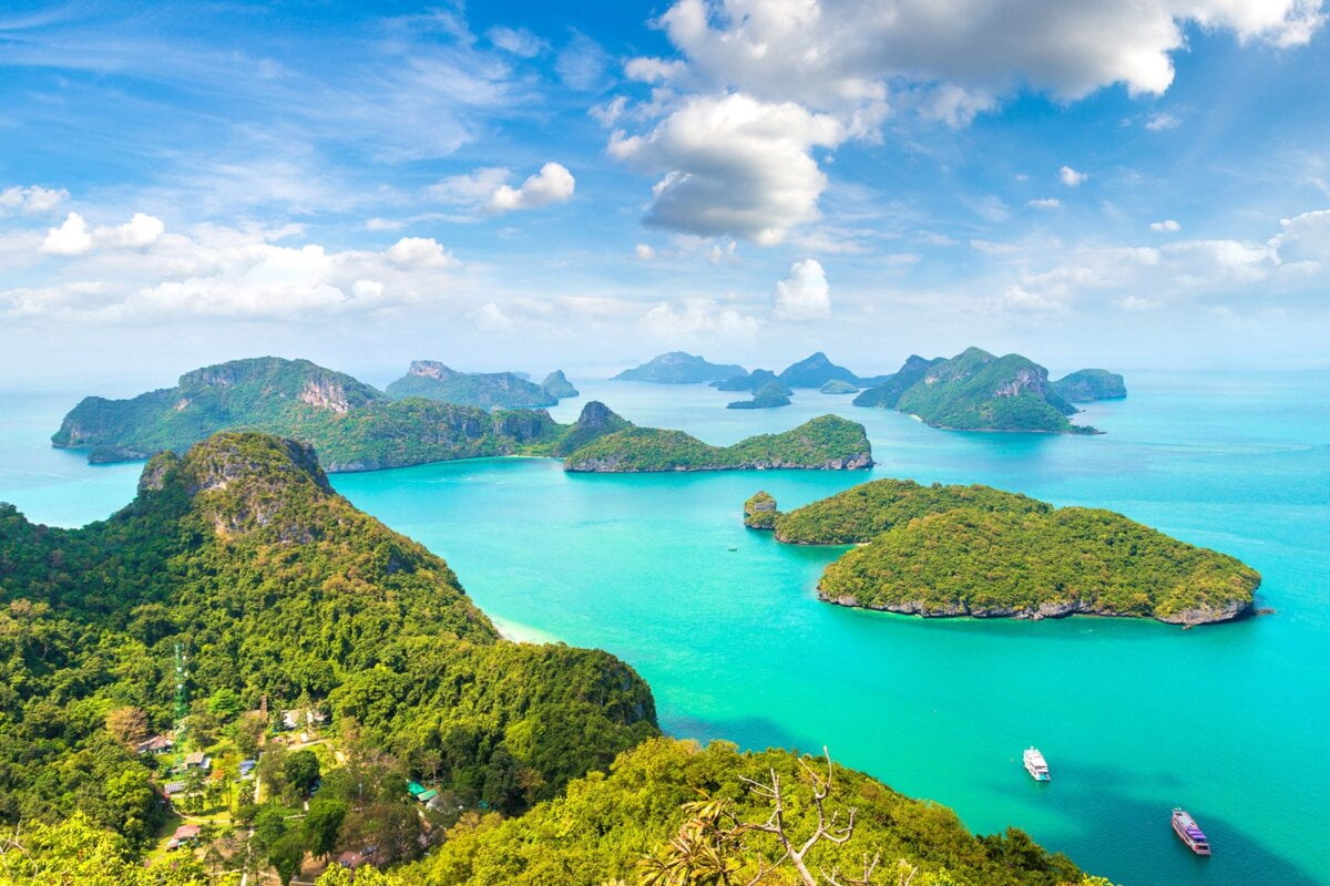 Dans quel pays se situent les îles de Koh Samui et Phuket ? 