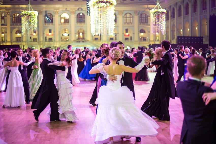 Quelle danse de salon est traditionnelle de la ville de Vienne en Autriche ? 