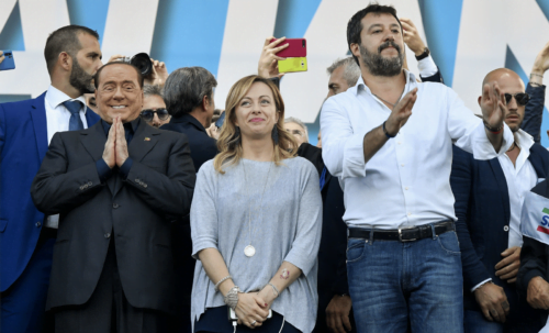 Quel est le nom de la femme Présidente du Conseil des ministres d’Italie élue en 2022 ? 