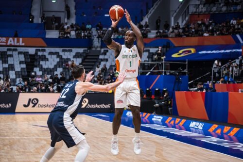 Quelle est la durée d'une rencontre de basketball en compétition internationale ? 