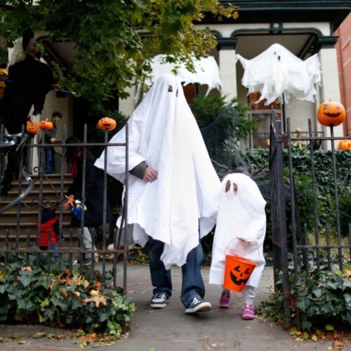 Aux États-Unis, la tradition veut que seuls les costumes « effrayants » soient autorisés le jour d'Halloween. Vrai ou faux ? 