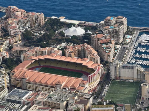 En 2023, dans quel stade de foot, l’équipe de l’AS Monaco évolue-t-elle ? 