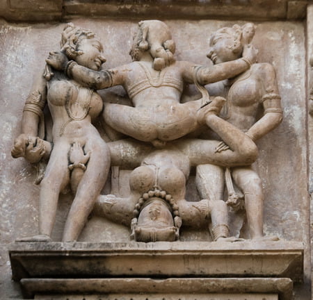 Le Kamasutra, ouvrage indien traitant des arts amoureux et des pratiques sexuelles, était à l'origine destiné exclusivement aux hommes. Vrai ou faux ? 