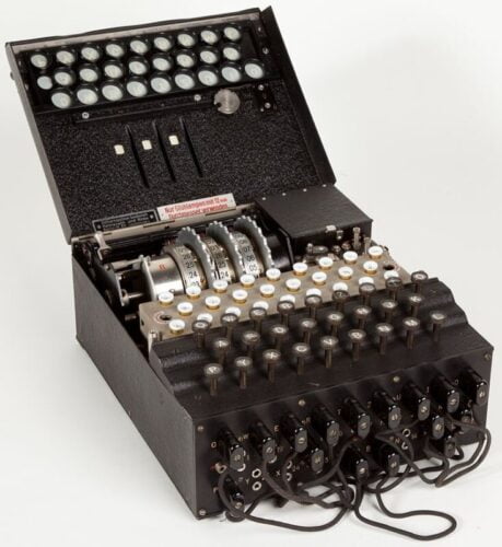 Quel est le nom de la machine de chiffrement des messages utilisée par l’Allemagne nazie pendant la Seconde Guerre mondiale ? 