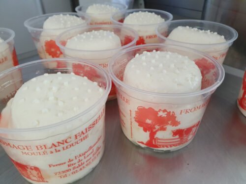 D’où vient le nom du fromage frais au lait cru nommé la faisselle ? 