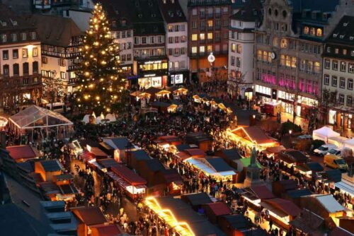 Depuis quelle année se tient à Strasbourg le célèbre marché de Noël connu aujourd’hui sous le nom “Christkindelsmärik” ? 