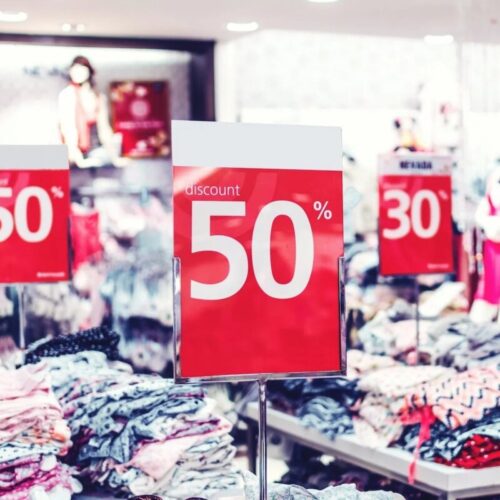 Si un article qui valait initialement 15 euros est soldé à moins 20%, quel est son prix maintenant ? 