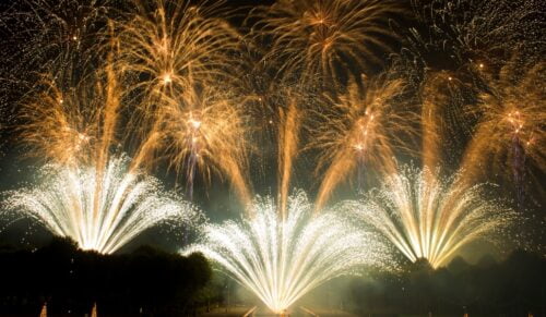 Quel spectacle a longtemps été qualifié de “Plus grand spectacle pyrotechnique d'Europe” ? 