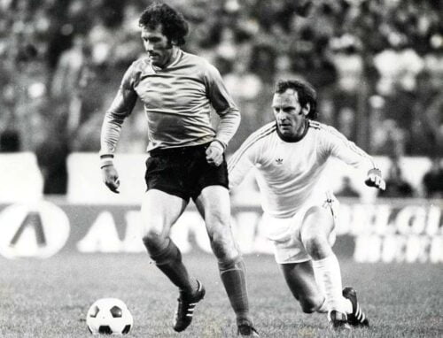 Contre quelle équipe française le Bayern Munich a-t-il remporté une finale de coupe d’Europe en 1976 autour de la mythique légende des poteaux carrés ? 