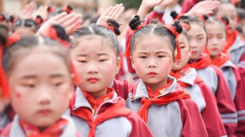 La politique de l’enfant unique en Chine n’autorisait qu’un seul enfant par famille à tous les chinois. Vrai ou faux ? 
