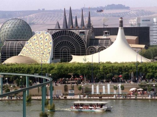 Dans quelle ville espagnole a eu lieu l’exposition universelle de 1992 ? 