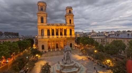 Quel est le nom de cette église située à Paris dans le 6ᵉ arrondissement, près du Jardin du Luxembourg ? 