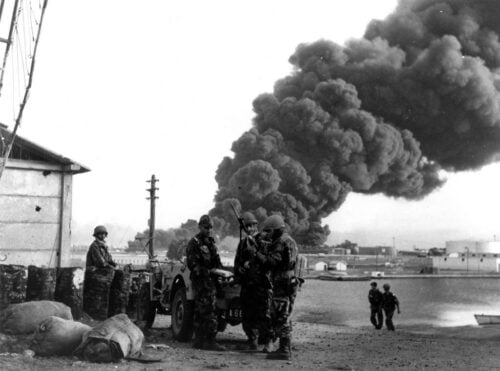 Quel pays a décidé de nationaliser le canal de Suez et a provoqué le début de la Guerre de Suez en 1956 ? 