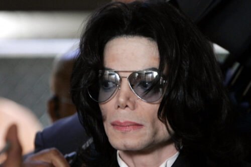 Michael Jackson a joué le rôle d’un extra-terrestre dans le film Men in Black II. Vrai ou faux ? 