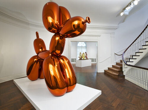 Quel artiste s'est rendu célèbre avec cette œuvre qui représente un chien en ballons ? 