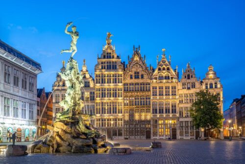 Quelle est la forme des biscuits typiques de la ville flamande d'Anvers ? Ville d'Anvers