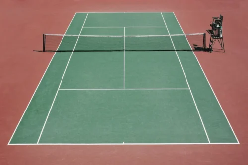 Quelle est la bonne orthographe du lieu où l'on joue au tennis ? Terrain tennis