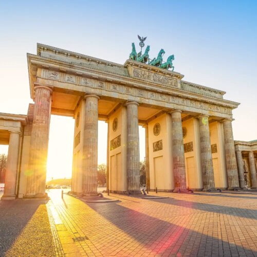 À vol d’oiseau, la distante Paris-Berlin est plus courte que la distance Paris-Londres. Vrai ou faux ? 