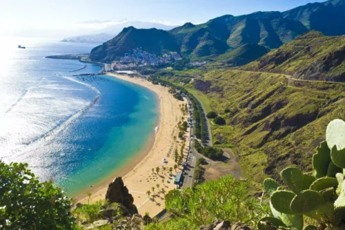 L'archipel espagnol des Canaries est composé de sept îles principales. Vrai ou faux ? 