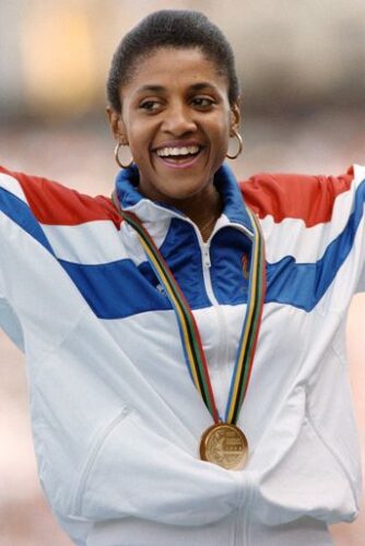 Combien de médailles d'or, Marie-José Pérec a-t-elle remporté en athlétisme aux Jeux olympiques ? 