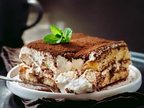 Quel ingrédient est indispensable pour préparer un véritable tiramisu italien ? 