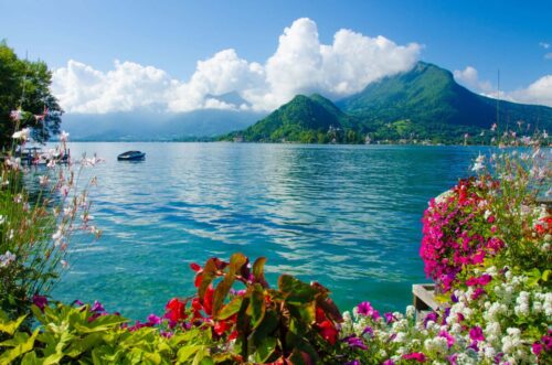Quel est le nom de ce lac en photo ? 