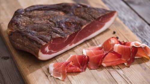 Comment s’appelle le jambon cru de la région italienne de Bolzano ? 