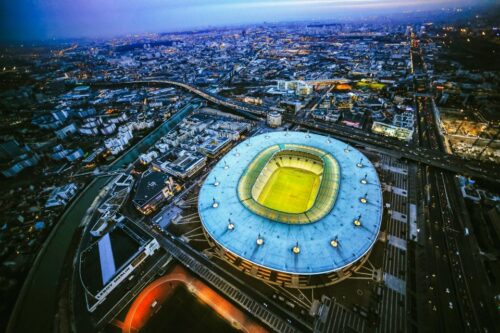 Dans quelle ville de la région Île-de-France est situé le Stade de France ? 