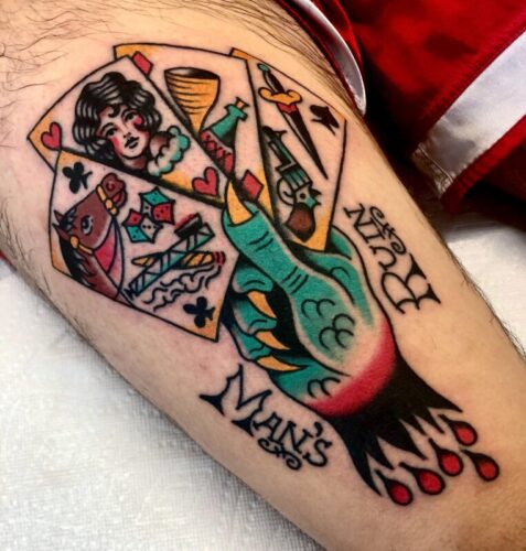 Un tatouage de couleur noire est plus difficile à enlever qu’un tatouage de couleur verte ou jaune. Vrai ou faux ? 