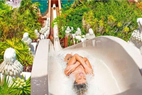 Sur quelle île d’Europe, pouvez-vous visiter le parc Aquatique Siam Park, élu 9 fois meilleur parc aquatique du monde ? 