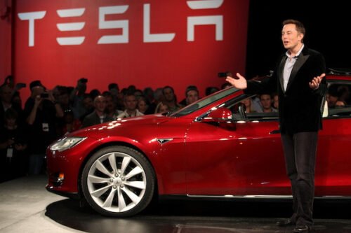 Elon Musk est le fondateur de l’entreprise automobile Tesla. Vrai ou faux ? 