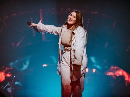 Quel est le titre de la chanson participant à l’Eurovision 2022 et qui a fait un tube dans le monde entier par la chanteuse arménienne Rosa Linn ? 