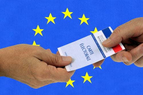 Tous les pays membres de l’UE votent aux élections européennes à la même période. Vrai ou faux ? 