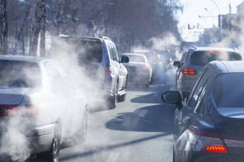 Le fonctionnement d’une voiture électrique génère moins de gaz à effet de serre que la voiture thermique. Vrai ou faux ? 