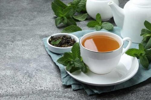 Quelle variété de menthe est utilisée en infusion sous le nom anglais peppermint ? 