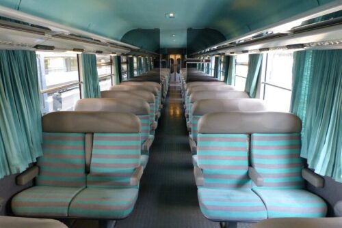 Quel est le nom de ce type de voiture de voyageurs en place à la SNCF dès 1975 ? 