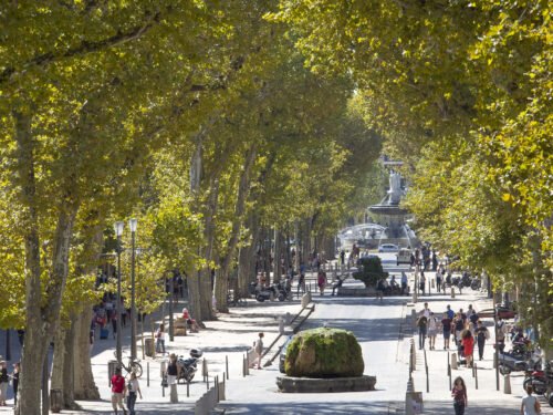 Comment s’appelle la rue la plus populaire d’Aix-en-Provence ? 