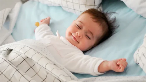 Un enfant né sur le sol des États-Unis possède la nationalité américaine, même si ses deux parents sont étrangers. Vrai ou faux ? 