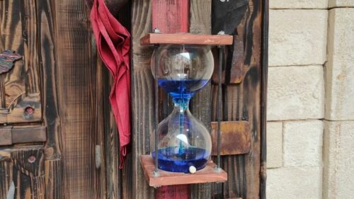 Quel est le nom de cet instrument utilisé pour mesurer le temps ? 