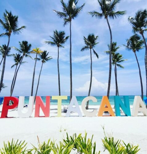 Dans quel État des Caraïbes se situe la ville de Punta Cana ? 