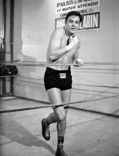 Dans quel film de 1959, Alain Delon incarne-t-il un homme qui pratique la boxe ? 