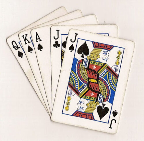 Sur quel continent seraient nés les jeux de cartes et les cartes à jouer ? 