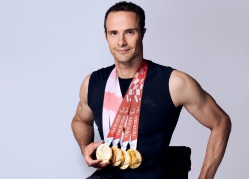 Dans quelle discipline, le suisse Marcel Hug est-il un champion paralympique reconnu ? 