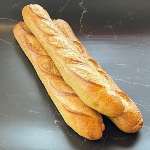 Mettre une baguette à l’envers porterait malheur. Autrefois, à qui était réservée la baguette de pain retournée ? 