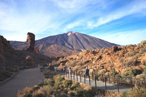 Dans quel pays, pouvez-vous faire de la randonnée dans le parc national du Teide célèbre pour son volcan et classé à l’UNESCO depuis 2007 ? 