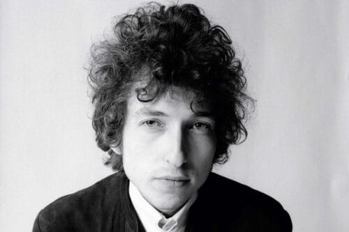 Bob Dylan fait partie des grands artistes décédés à l'âge de 27 ans comme Janis Joplin et Kurt Cobain. Vrai ou faux ? 