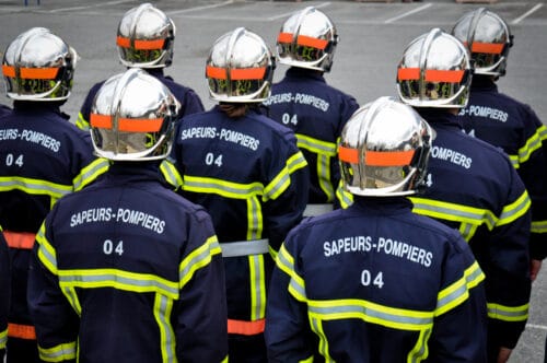 Aujourd’hui en France, il n’y a aucune différence entre les termes “pompier” et “sapeur-pompier”. Vrai ou faux ? 