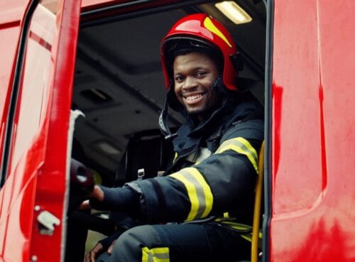 Les pompiers de Paris sont des militaires. Vrai ou faux ? 