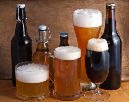 Quelle variété de bière représente environ 90% de la production mondiale ? 